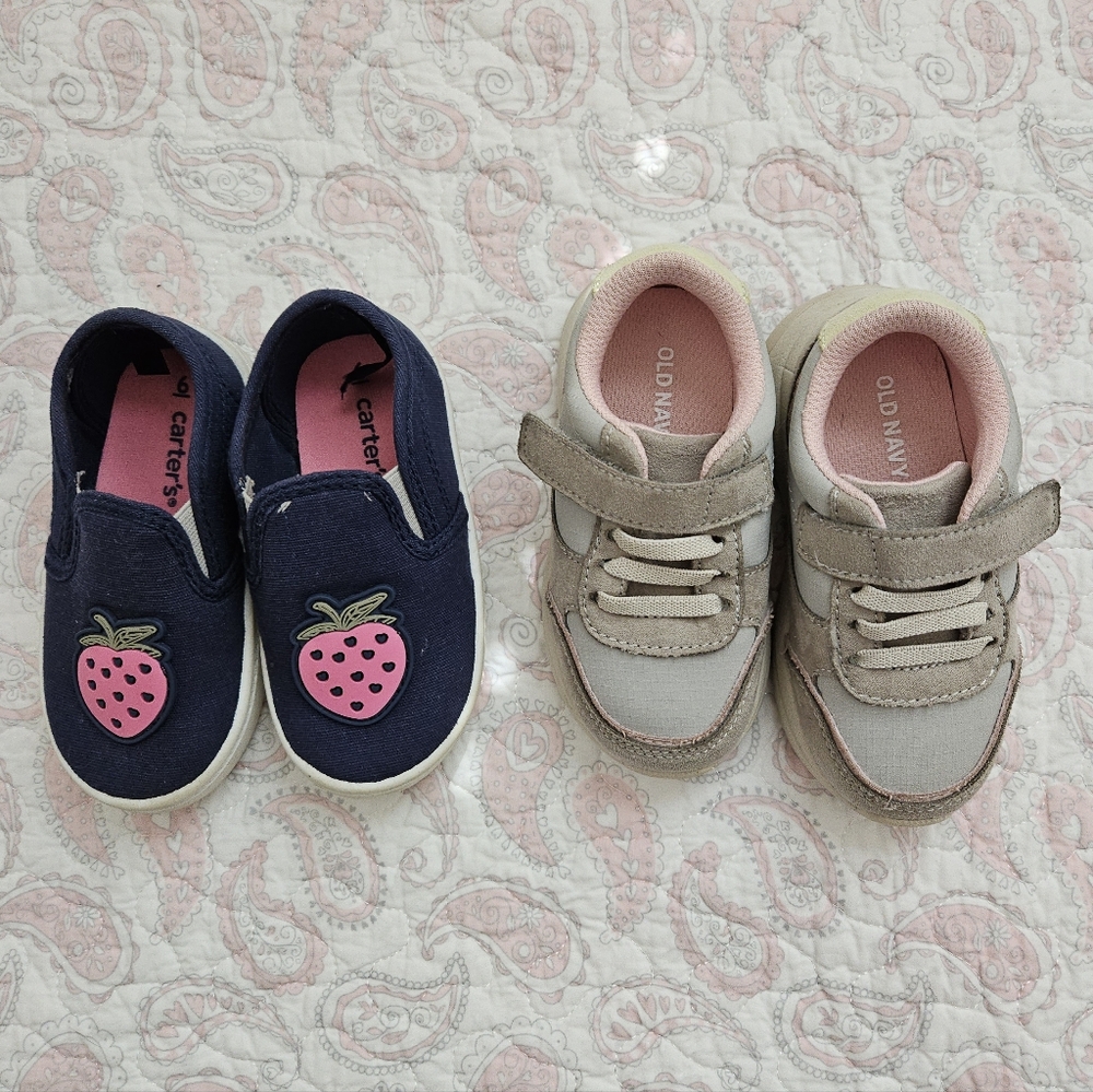 Bundle 2 pairs Girls Sneakers Shoes Old Navy Carter's 6 Toddler Baby Strawberry